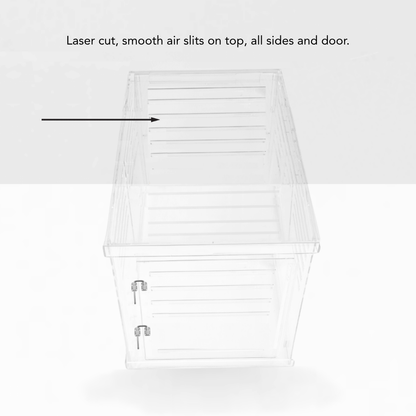 Ventilation slits on Hiddin Small Clear Pet Crate