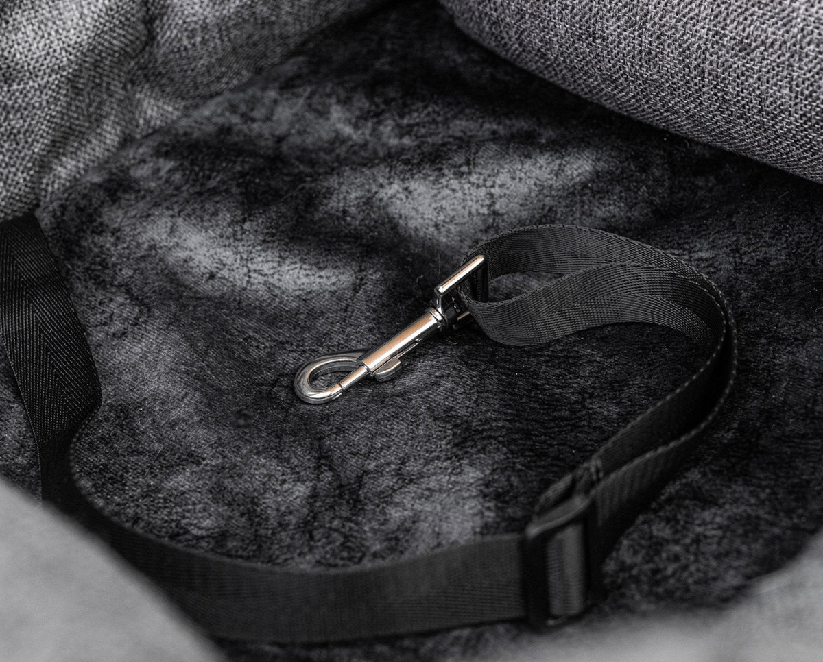 Close-up of the interior safety leash
