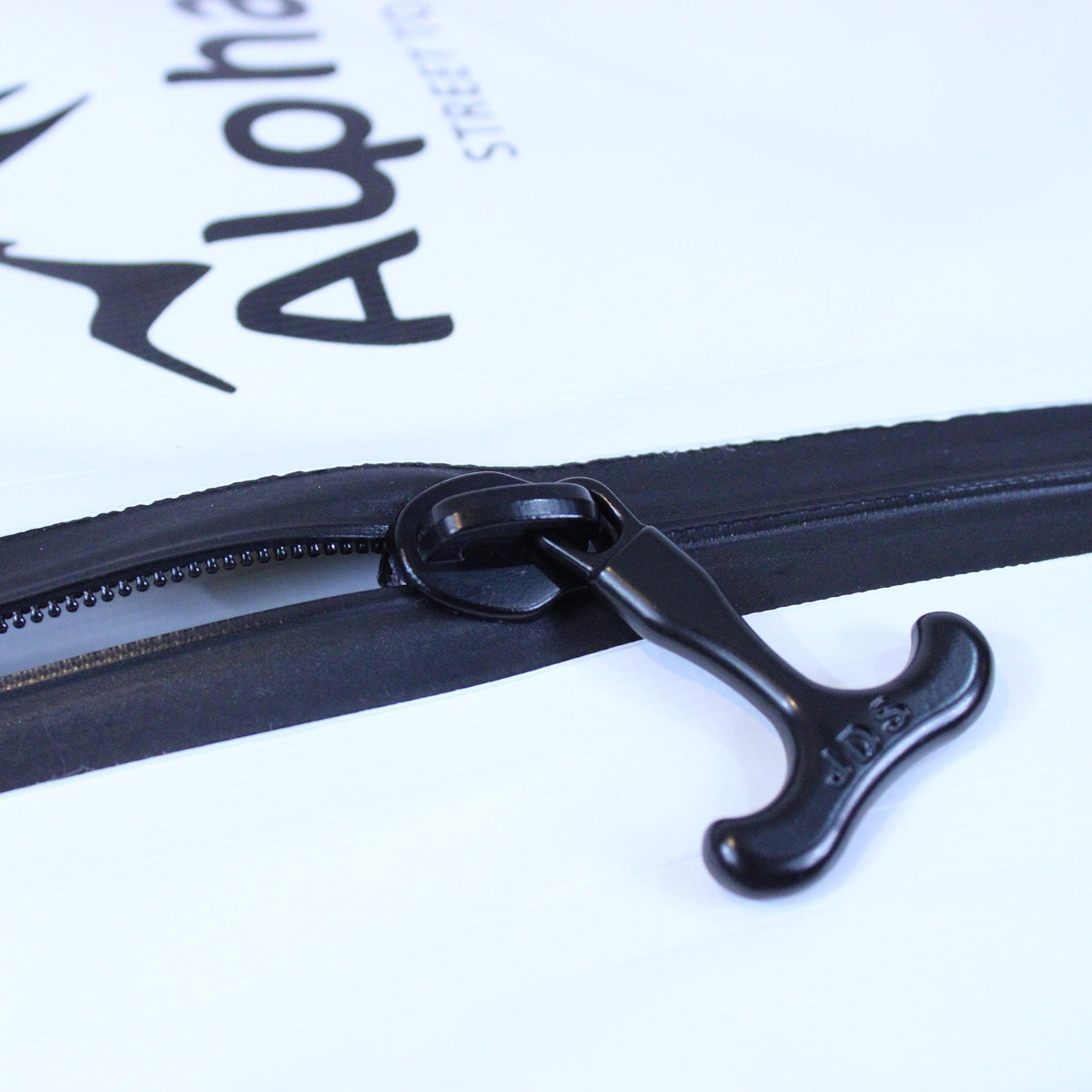 Alpha Pak Iceberg Dry Bag 30 L - waterproof zipper detail
