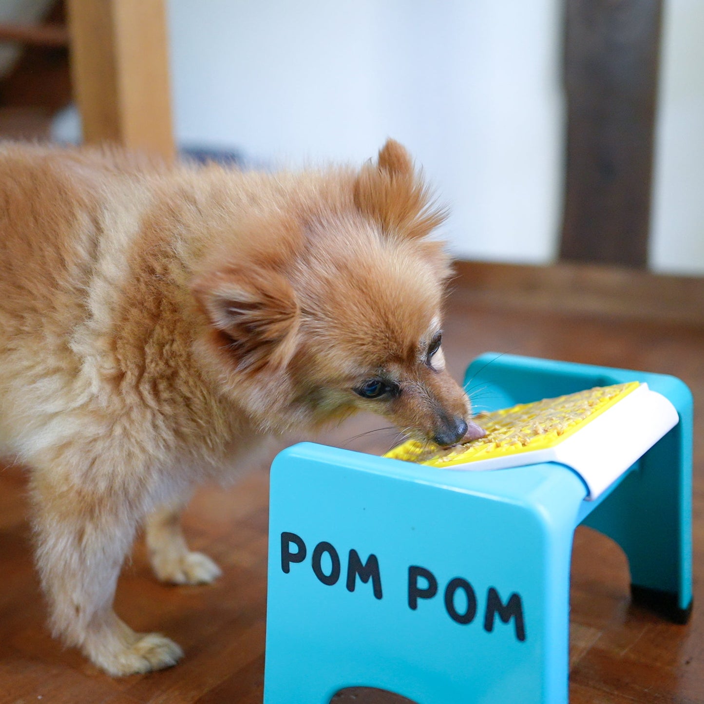 Additional view of the Fluff Trough Attachable Licking Mat