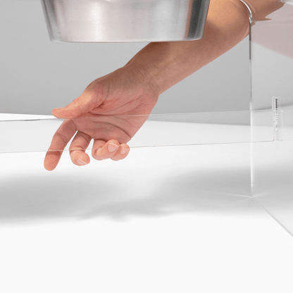 Close-up of the removable clear acrylic leg