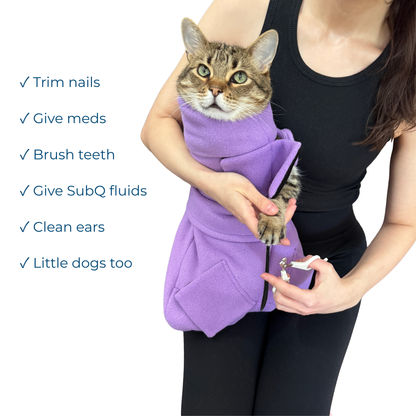 Home Cat Wrap ajustado alrededor de un gato para cuidado en casa